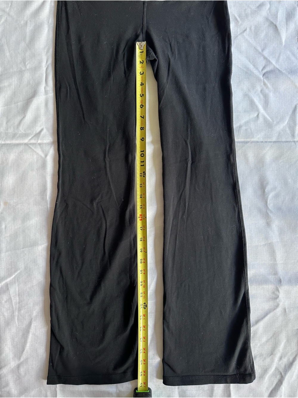 Alo Yoga Pants STRAIGHT LEG with subtle flares, Gray/black. Size: S - Picture 10 of 10